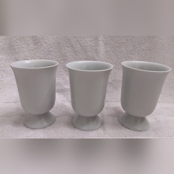 Vintage Pedestal Cups in White, Set of 3 NWOT - Picture 2 of 6
